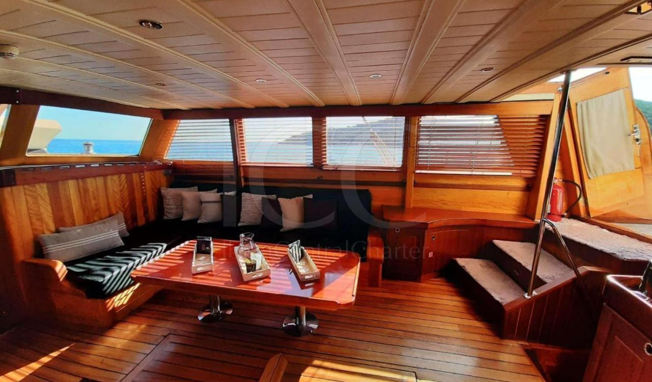Wooden Boat- La Goletta Hotel - Barcelona — Photos 3